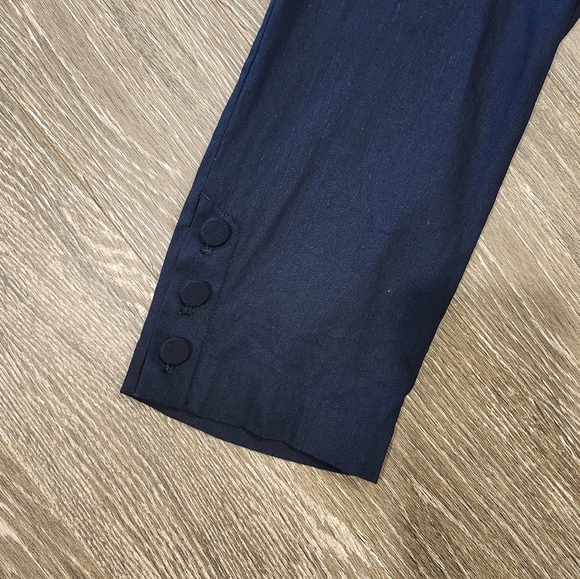 J. Jill Love Linen Navy Wide Leg Cropped Pants with button detailing Size Medium - Picture 2 of 10